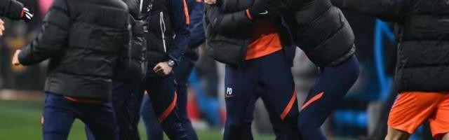 开云体育-克雷桑入境泰山已开启“验枪” 小德在微妙中不懈怠