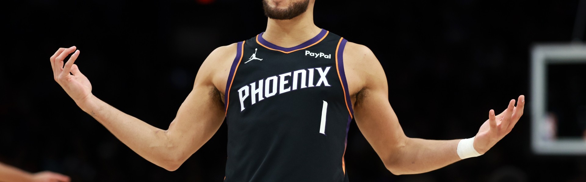 kaiyun-奥特：布克的坚韧是我们球队的精神内核 他是我们的领袖